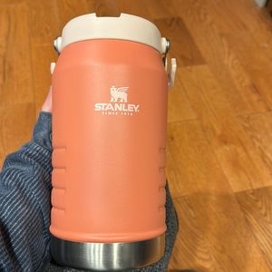 Stanley Iceflow flip straw 64oz